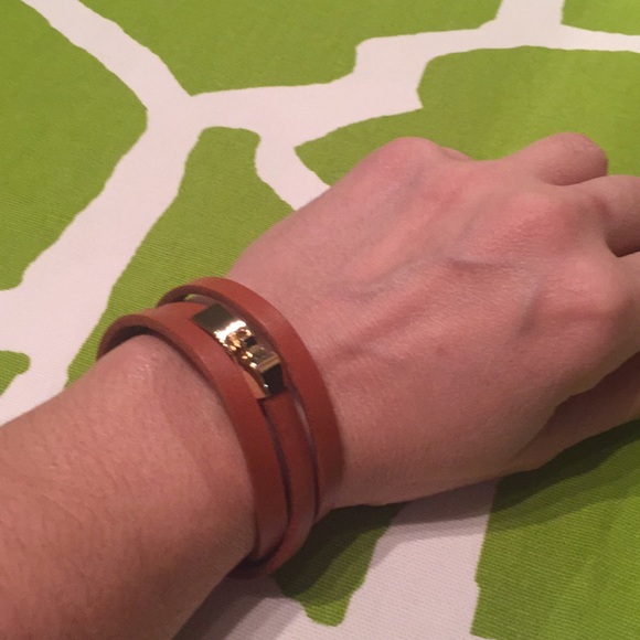 Banana Republic Light Brown Leather Bracelet - Picture 2 of 3